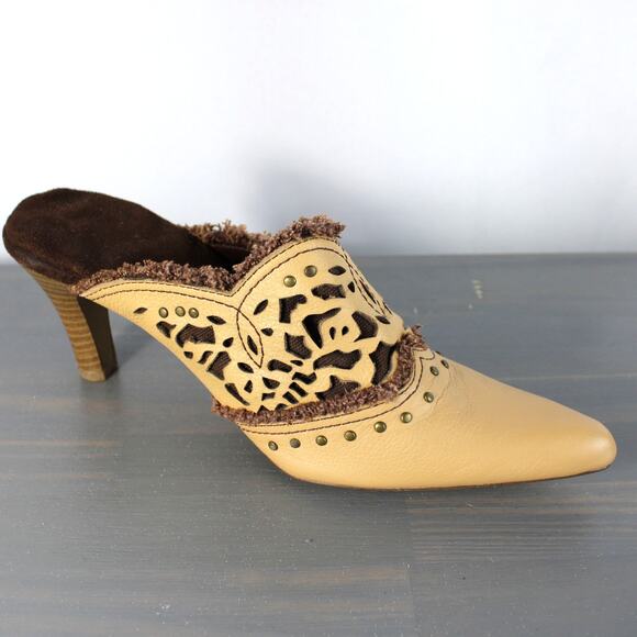 Unbranded Shoes - VTG Western Stiletto Mule Women Size 7 Beige Studded Cutout Leather Boho Cowgirl